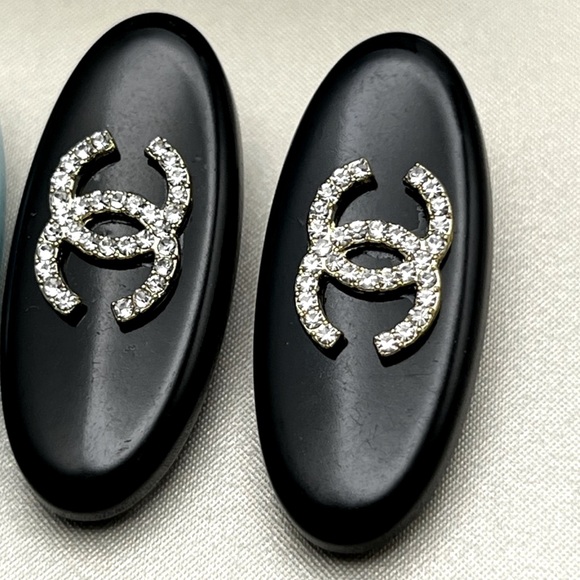CHANEL Beauty Hair Clips CC Rhinestones - Picture 1 of 4